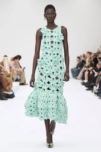 Look 30
